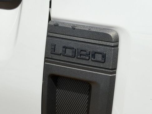 Used 2025 Ford Maverick Lobo AWD/4WD image 11