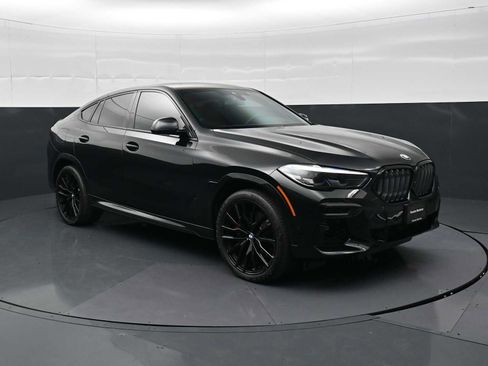 Used 2022 BMW X6 xDrive40i w/ M Sport Package AWD/4WD image 28