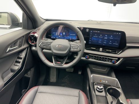 New 2026 Chevrolet Equinox RS w/ LPO, Floor Liner Package image 27