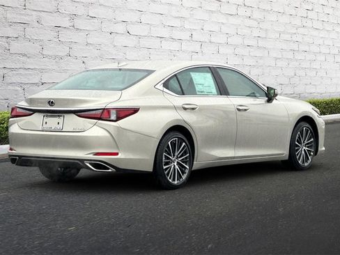 New 2025 Lexus ES 350 w/ Premium Package image 4