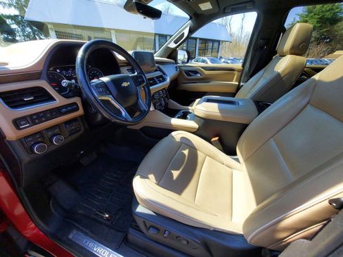 Used 2021 Chevrolet Tahoe Premier w/ Premium Package AWD/4WD image 7