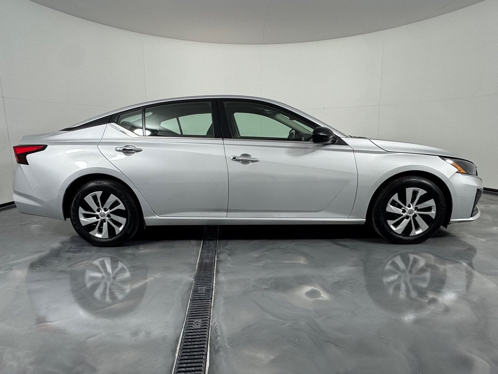 Used 2024 Nissan Altima 2.5 S FWD image 4