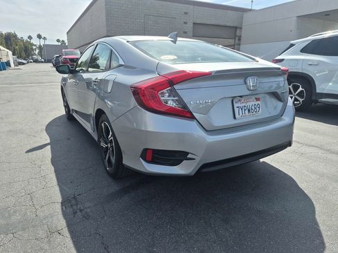 Used 2017 Honda Civic Touring image 8