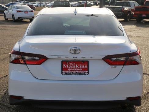 Used 2021 Toyota Camry LE image 4