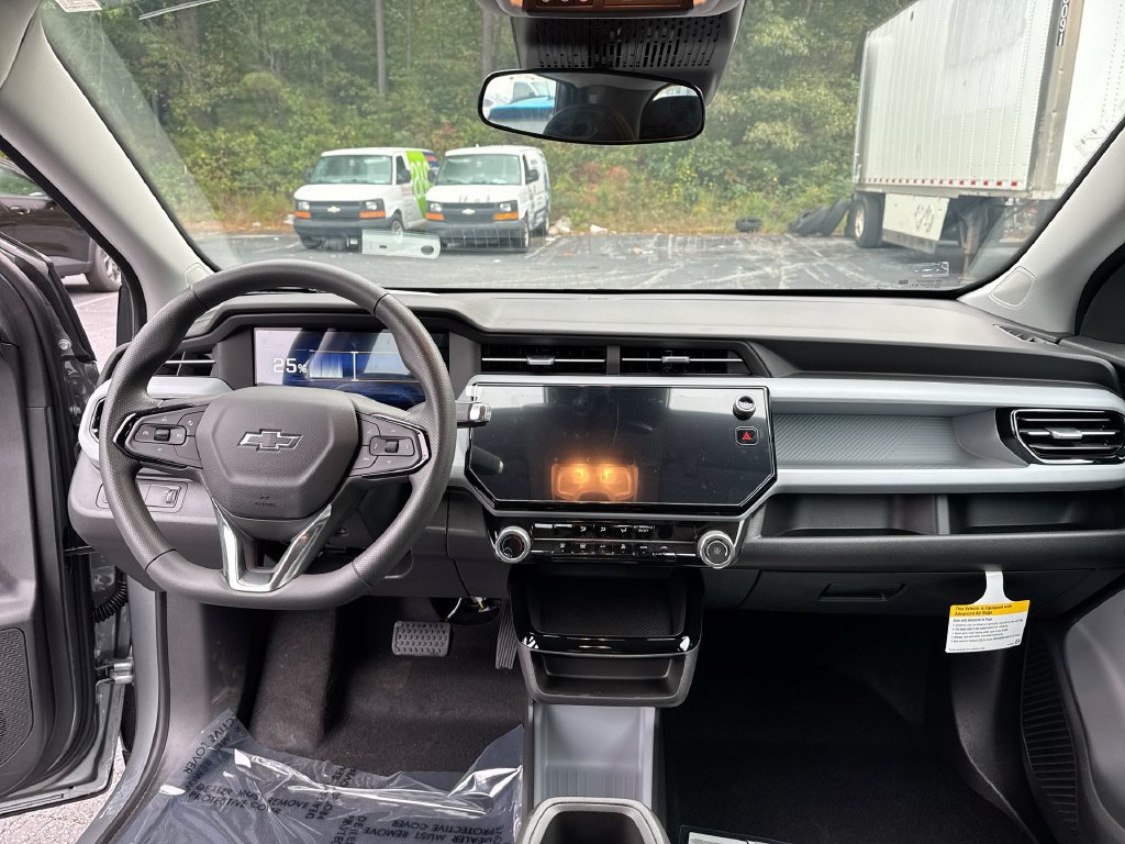 New 2027 Chevrolet Bolt LT FWD image 31