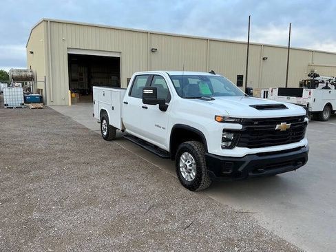 Used 2024 Chevrolet Silverado 2500 W/T w/ WT Fleet Convenience Package AWD/4WD image 3