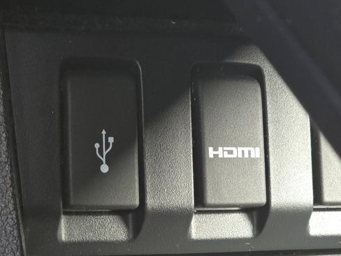 Used 2018 Honda HR-V EX image 9