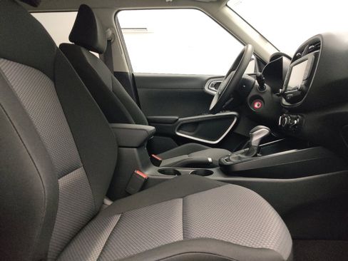 Used 2025 Kia Soul LX image 21