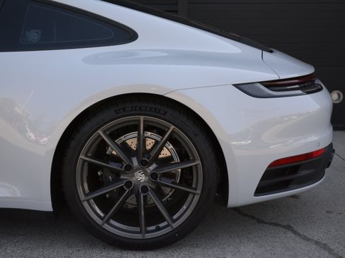 Certified 2024 Porsche 911 Carrera T RWD image 34