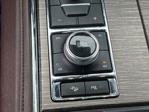 Used 2023 Ford Expedition Max Limited image 34