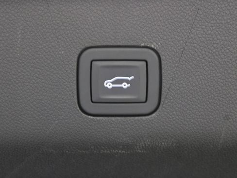 Used 2025 GMC Yukon Denali w/ Denali Reserve Package AWD/4WD image 52