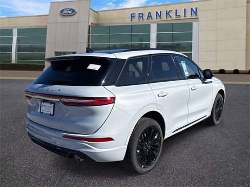 New 2026 Lincoln Corsair Reserve w/ Jet Appearance Package image 7