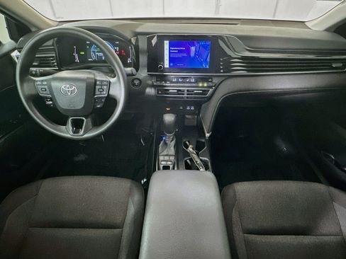 Used 2025 Toyota Camry LE FWD image 27