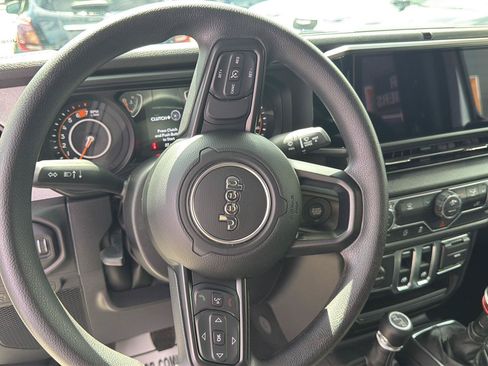 Used 2026 Jeep Wrangler Sport AWD/4WD image 13