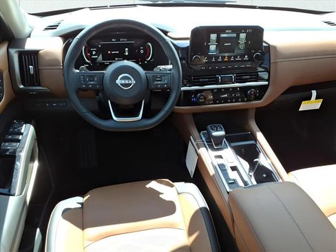 New 2025 Nissan Pathfinder Platinum w/ Cargo Package image 9