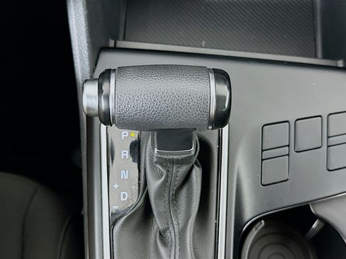 Used 2025 Kia Sportage LX FWD image 24