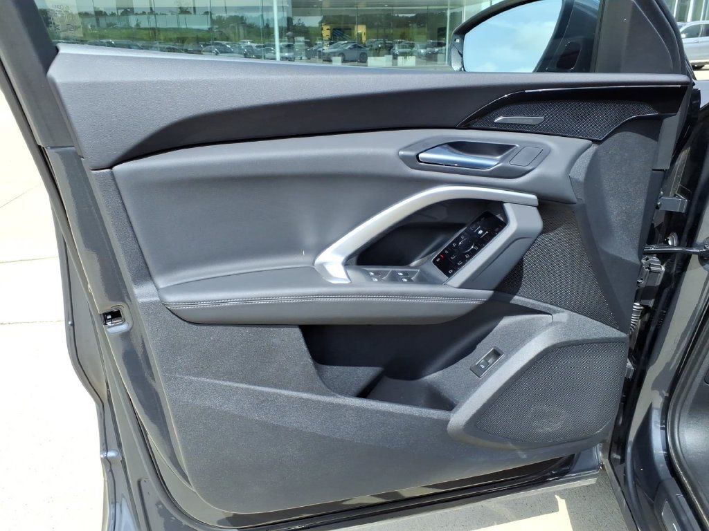 Used 2025 Audi Q5 Premium Plus w/ Premium Plus AWD/4WD image 28