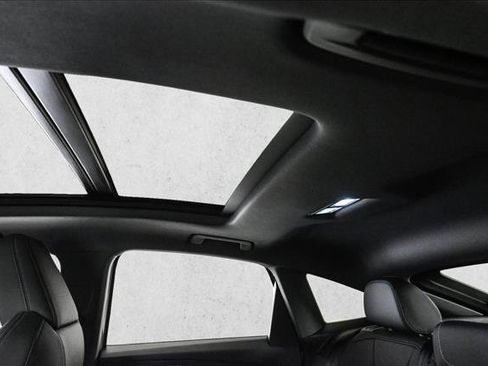 Certified 2023 Audi Q4 e-tron Prestige w/ Black Optic Package image 20