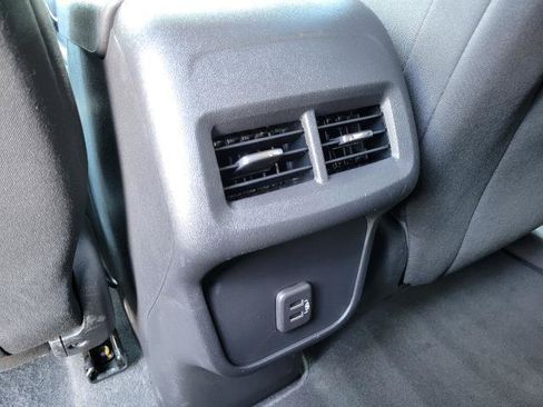 Used 2023 Chevrolet Equinox LT AWD/4WD image 34