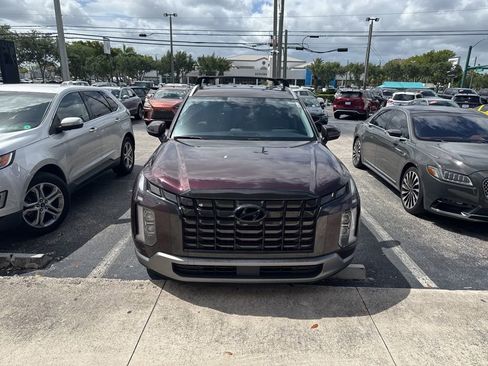 Used 2023 Hyundai Palisade SEL image 2