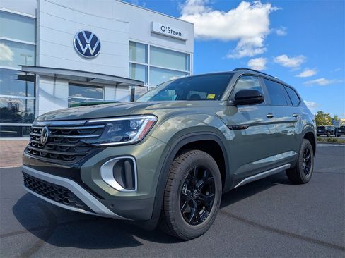 New 2026 Volkswagen Atlas Peak Edition image 9