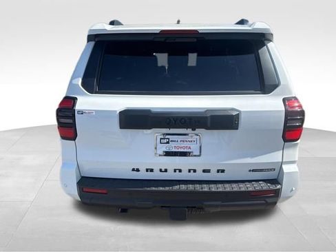 Used 2025 Toyota 4Runner TRD Off-Road Premium image 4