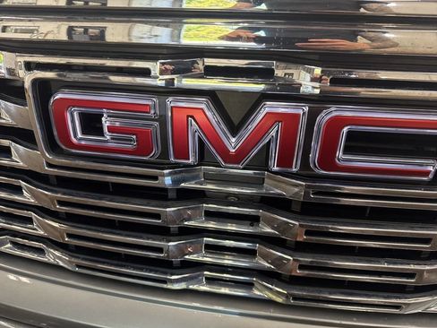 Used 2023 GMC Sierra 1500 Denali w/ Denali Reserve Package AWD/4WD image 13