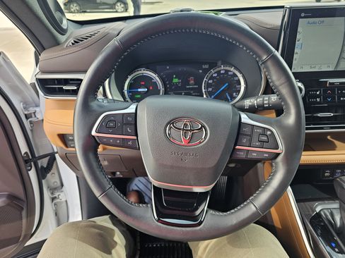 Used 2022 Toyota Highlander Platinum image 20
