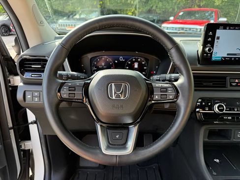 Used 2023 Honda Pilot Elite image 11