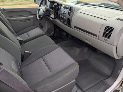 Used 2013 Chevrolet Silverado 1500 W/T image 23