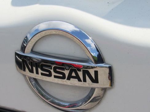 Used 2020 Nissan Pathfinder SL FWD image 15