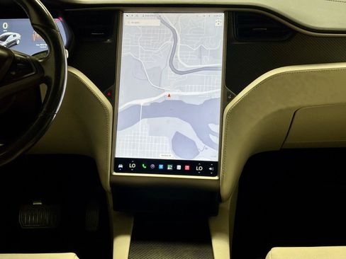 Used 2018 Tesla Model X 75D AWD/4WD image 23