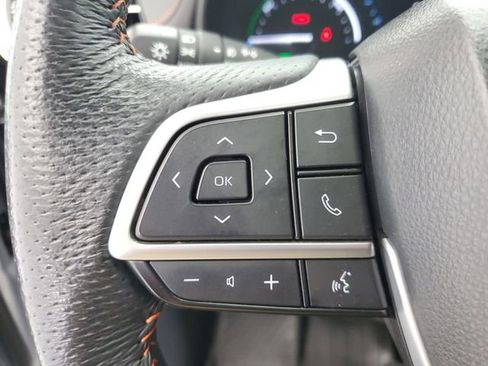 Used 2024 Toyota Sienna XSE w/ XSE Premium Package image 24