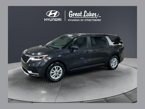 Used 2024 Kia Carnival LX image 1