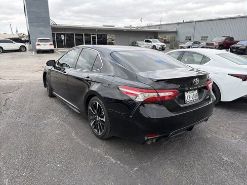 Used 2018 Toyota Camry XSE image 7