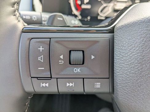 New 2026 Nissan Pathfinder SL FWD image 17