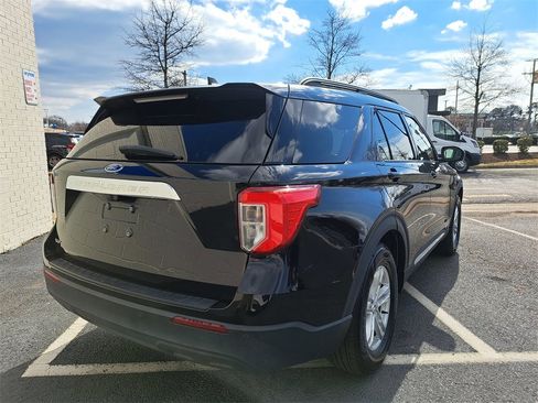 Used 2022 Ford Explorer XLT image 6
