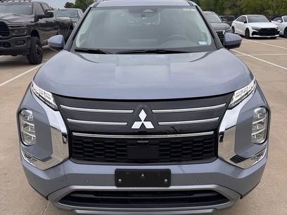 Used 2025 Mitsubishi Outlander SE