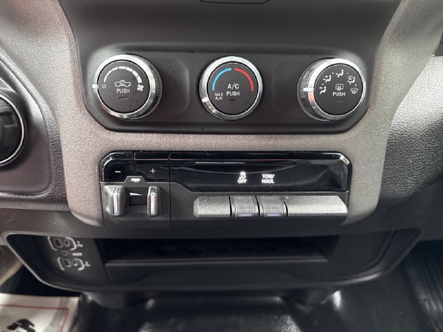 Used 2021 RAM 2500 Tradesman w/ Chrome Appearance Group AWD/4WD image 17