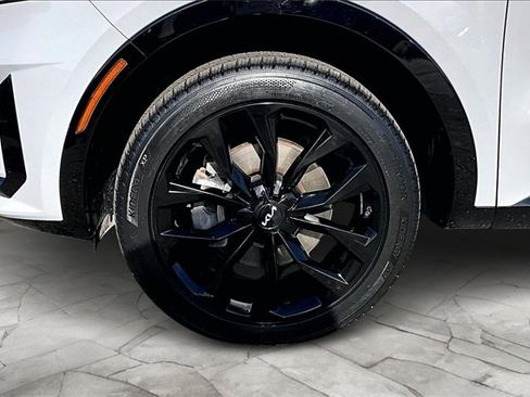 Used 2023 Kia Sorento SX image 8