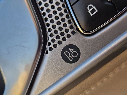 Used 2023 Ford Explorer Limited w/ Equipment Group 301A image 29