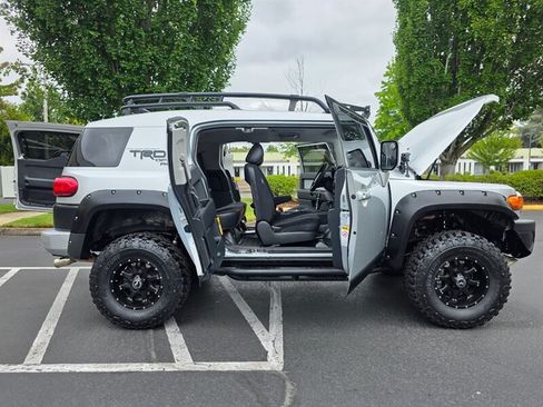 Used 2008 Toyota FJ Cruiser 4WD image 24