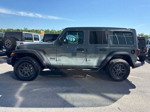 Used 2025 Jeep Wrangler Unlimited Sport AWD/4WD image 7
