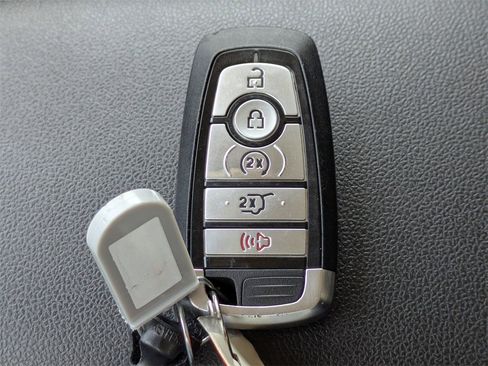 Used 2022 Ford Escape SEL image 30