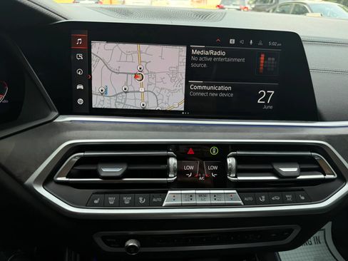 Used 2022 BMW X5 sDrive40i w/ M Sport Package RWD image 29