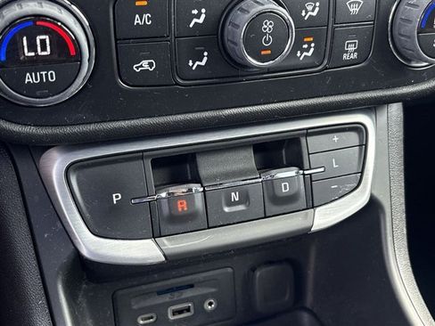 Certified 2024 GMC Terrain SLT w/ LPO, Floor Liner Package FWD image 15