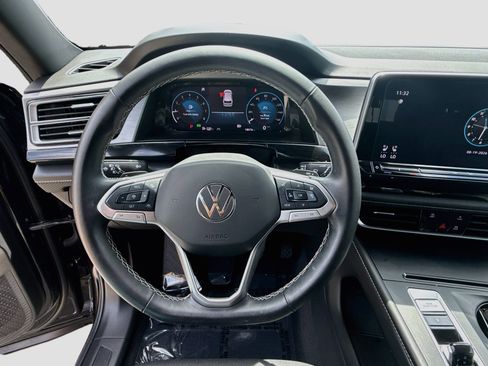 Certified 2026 Volkswagen Atlas Cross Sport SE FWD image 10