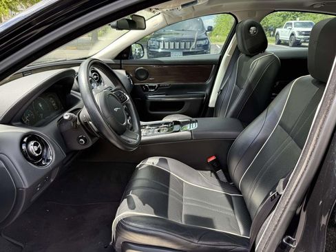 Used 2016 Jaguar XJ Supercharged RWD image 13