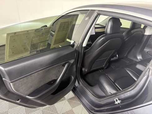 Used 2019 Tesla Model 3 Performance image 25