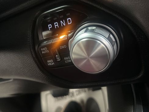 Used 2020 RAM 1500 Laramie w/ Sport Appearance Package AWD/4WD image 24